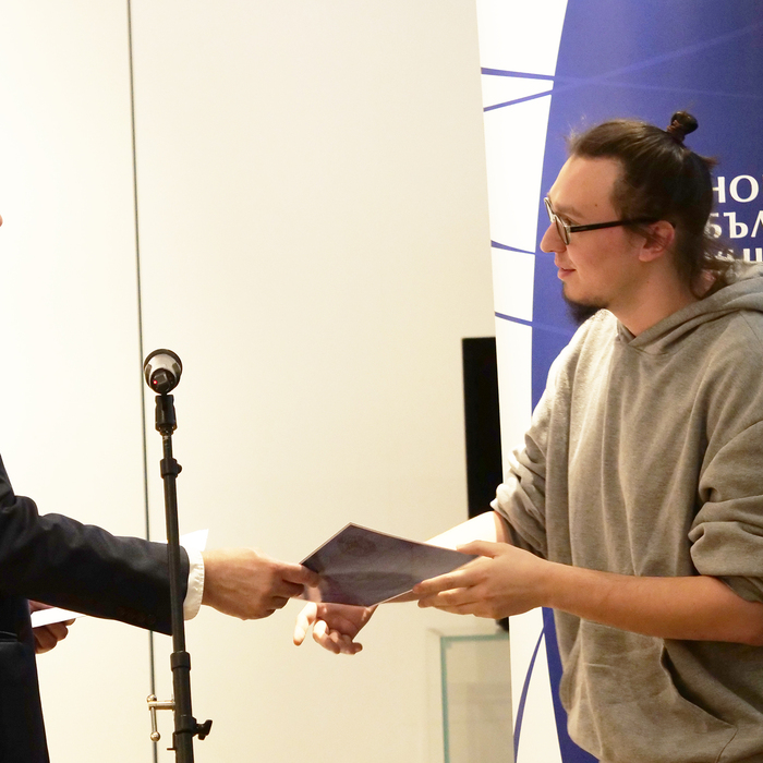 1777605-copy_700x700_crop_478b24840a