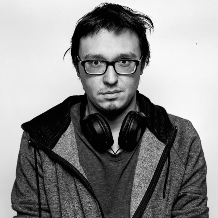 photo01-12_700x700_crop_478b24840a